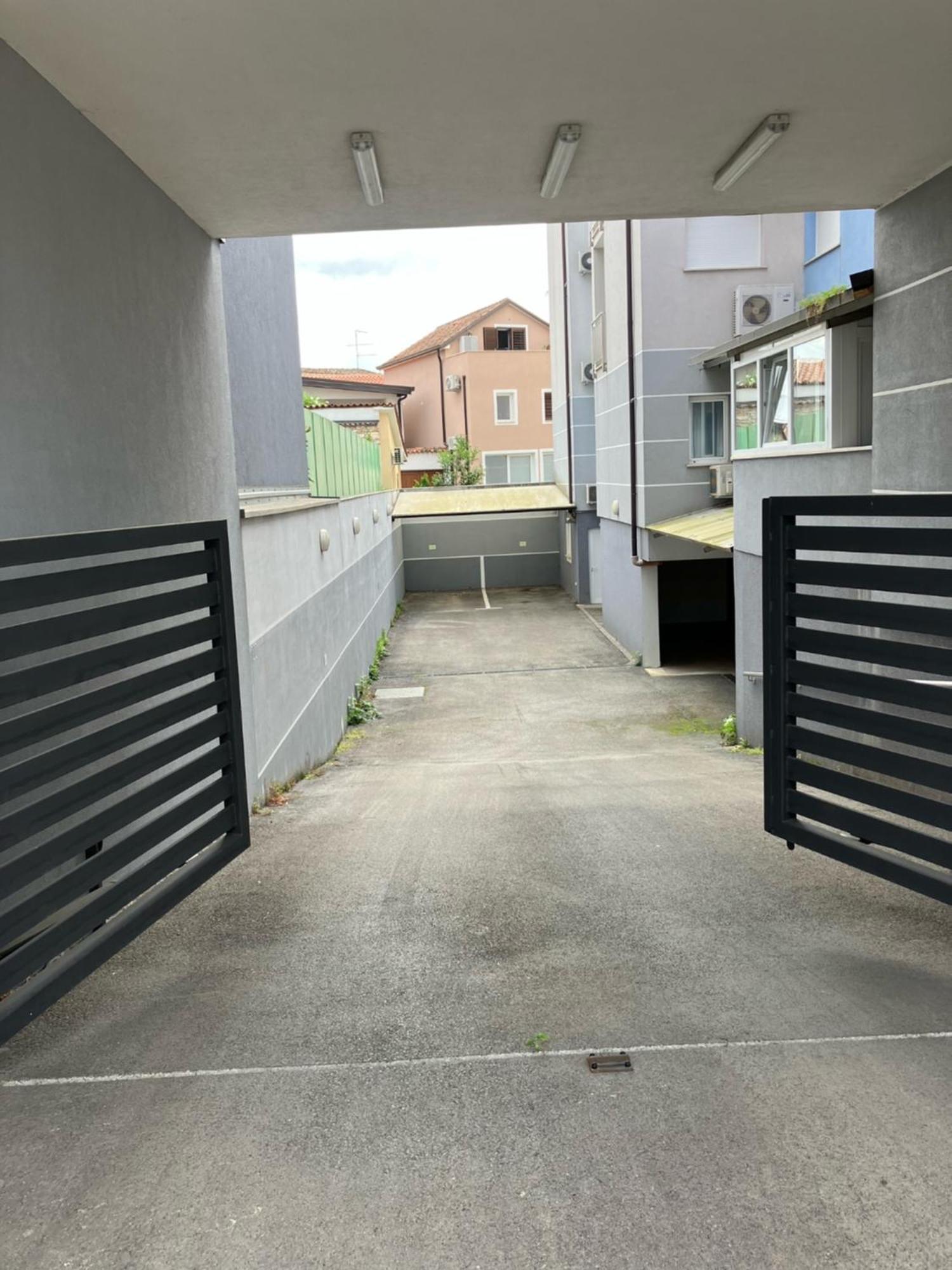 Apartment Capriati With Parking Garage ウマグ エクステリア 写真